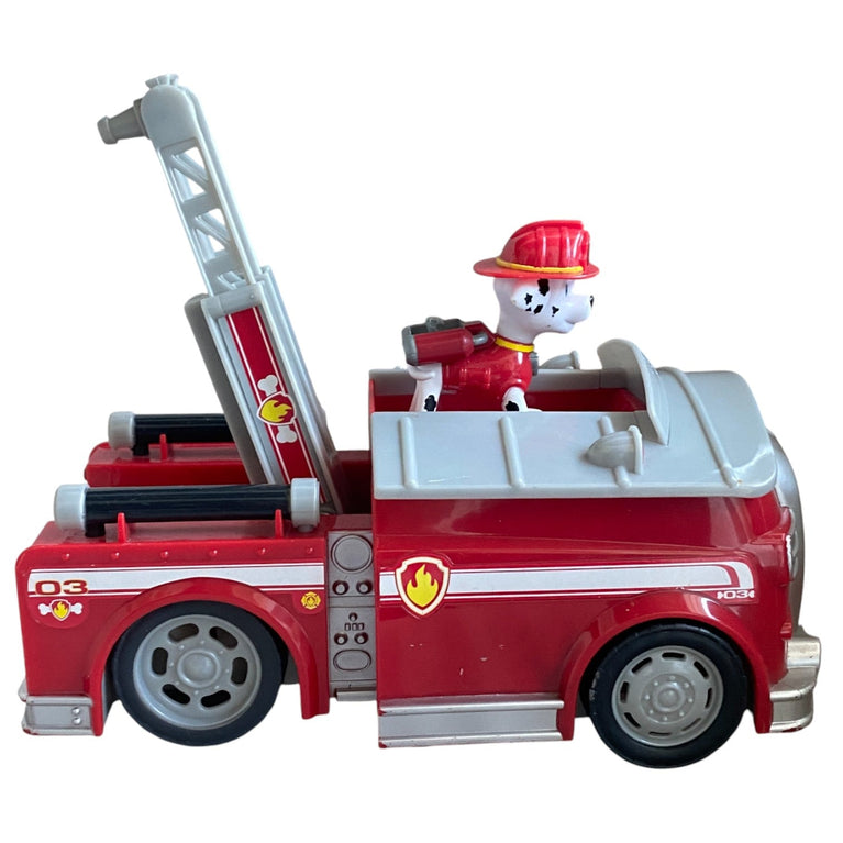 Paw-Patrol-Marshall’s-Firetruck-Toy-Vehicle-with-Collectible-Action-Figure-3