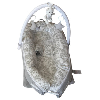Nini-Printed-Baby-Nest-with-Toys-1-2
