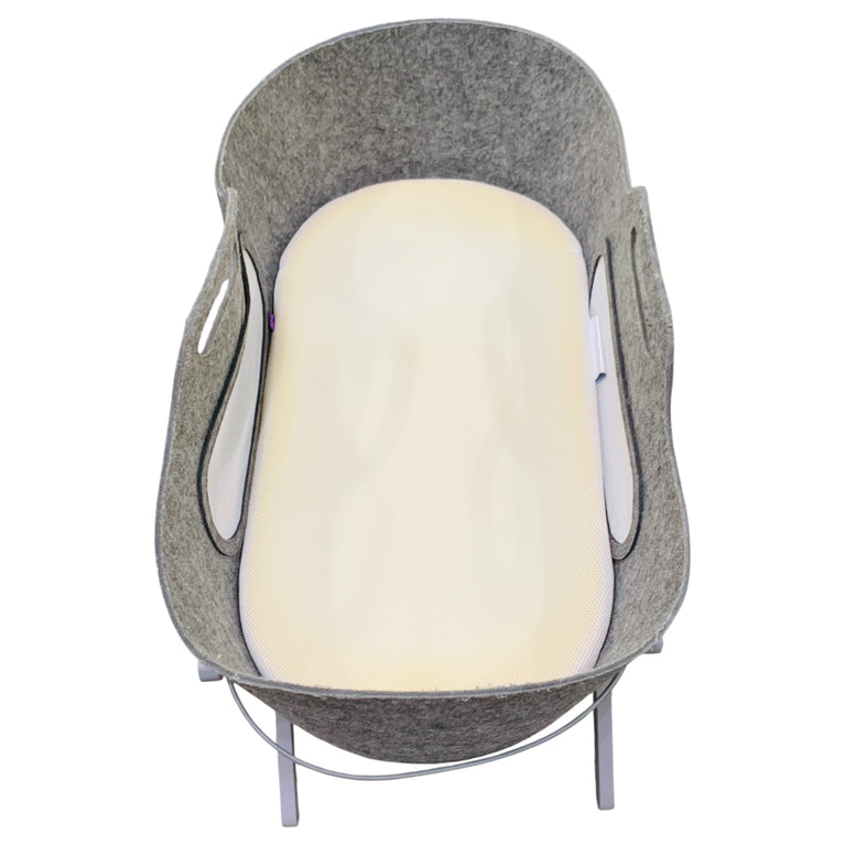 SnuzBaskit-Light-Grey-Moses-Basket-&-Dove-Grey-Stand-Set-3-3