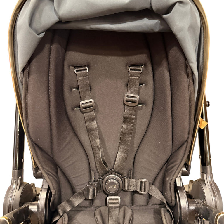 Mamas-&-Papas-Ocarro-Signature-Edition-Jewel-Pushchair-(Black-Diamond)-&-Carry-Cot-(Midnight-Blue)-1-7