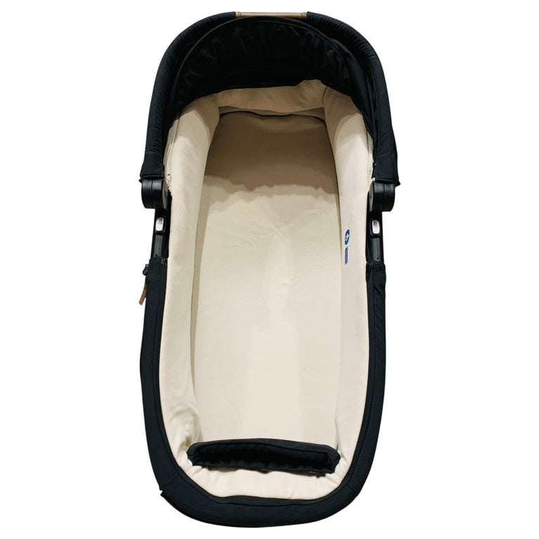 Nuna-Triv-Carrycot-Black-2-3