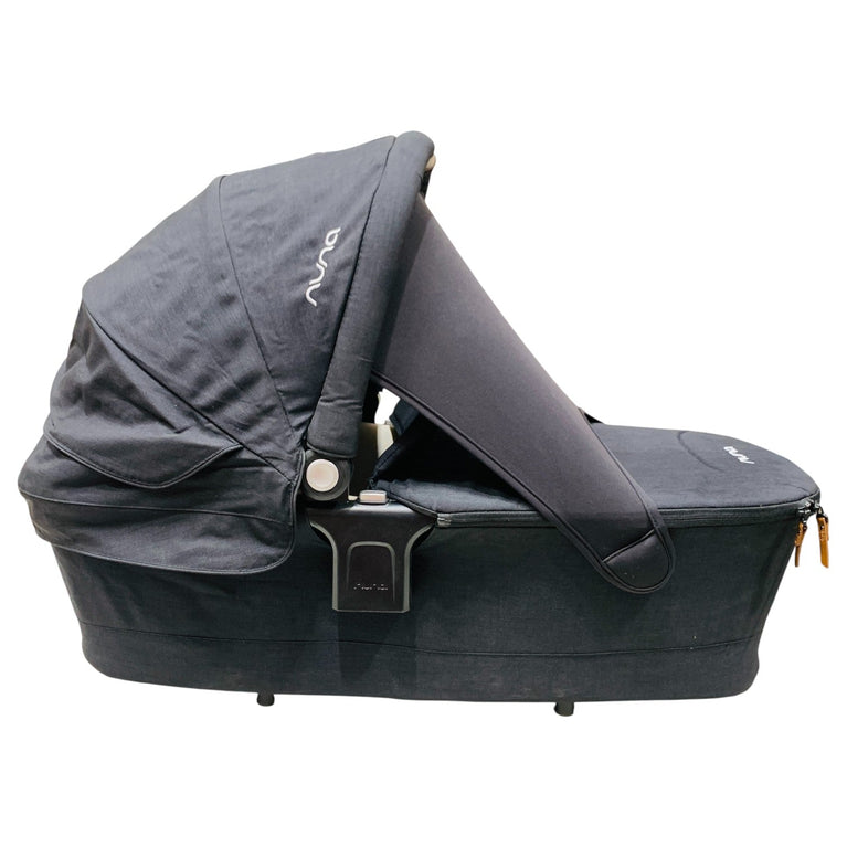 Nuna-Triv-Carrycot-Black-2-4