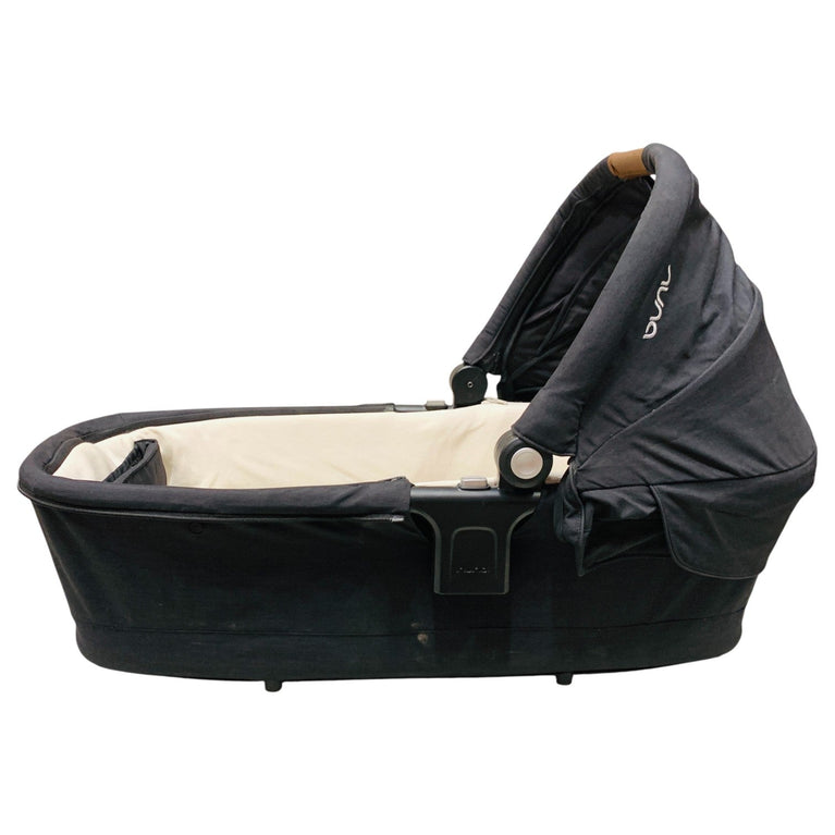 Nuna-Triv-Carrycot-Black-2-5