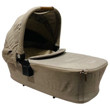 Nuna-Triv-Carry-Cot-Grey-1-1