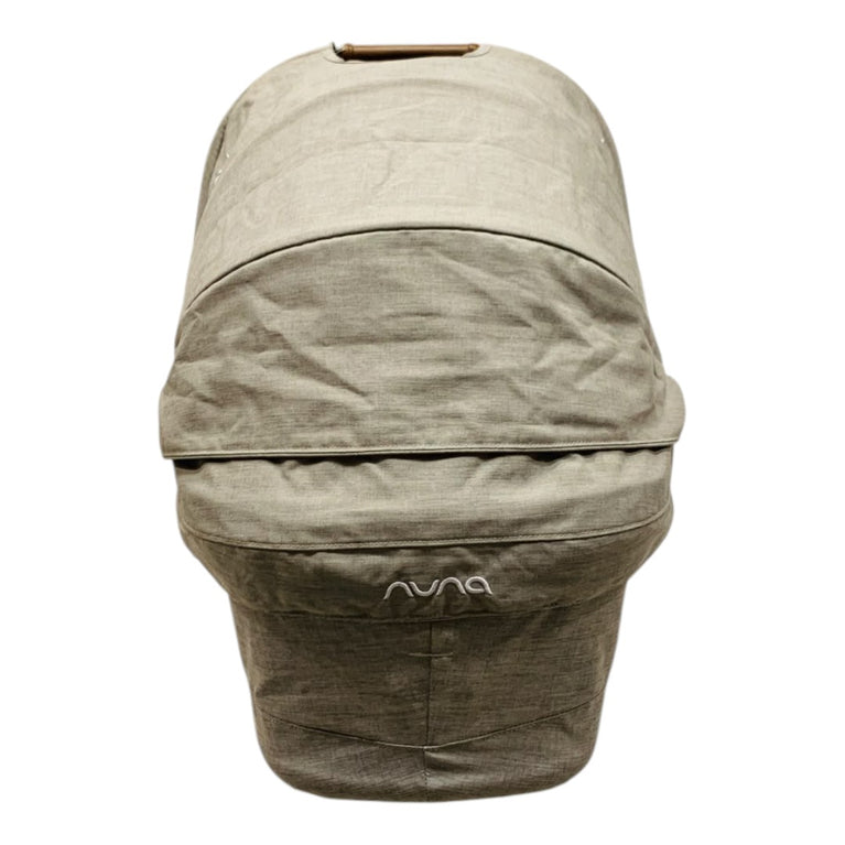 Nuna-Triv-Carry-Cot-Grey-1-4