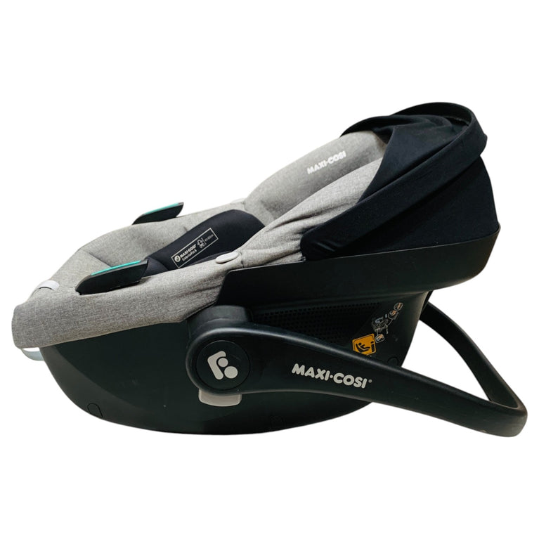 Maxi-Cosi-Pebble-360-Car-Seat-Cream/Black-1-5