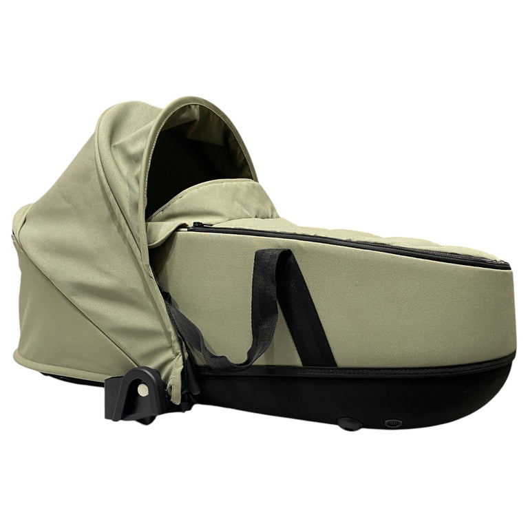 Stokke-Yoyo-Newborn-Shell-Olive-1-1