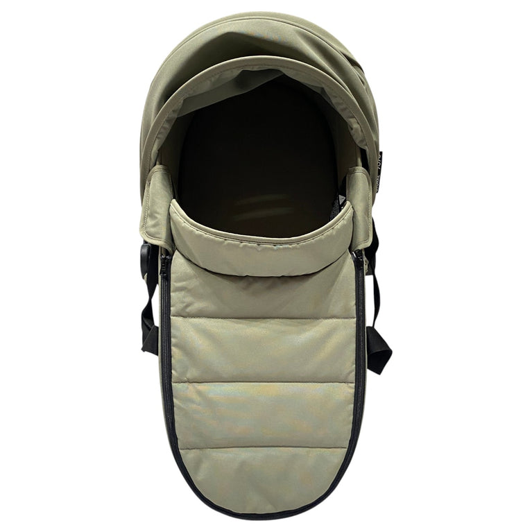 Stokke-Yoyo-Newborn-Shell-Olive-1-3