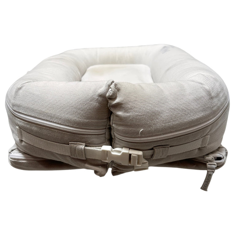 Dockatot-Deluxe+-Pod-Fog-Chambray-2-8