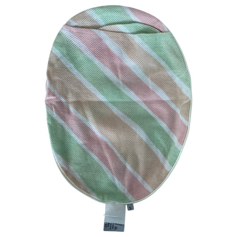 Willow-Go-Hands-Free-Wearable-Breastfeeding-Pump-Aqua-2-7