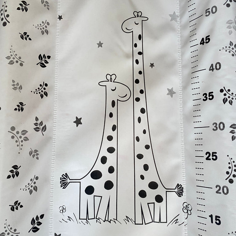Moon-Waterproof-Changing-Mat-Metric-Giraffe-1-3