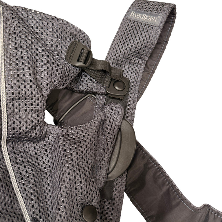 BabyBjörn-Mini-Carrier-Anthracite-2-8