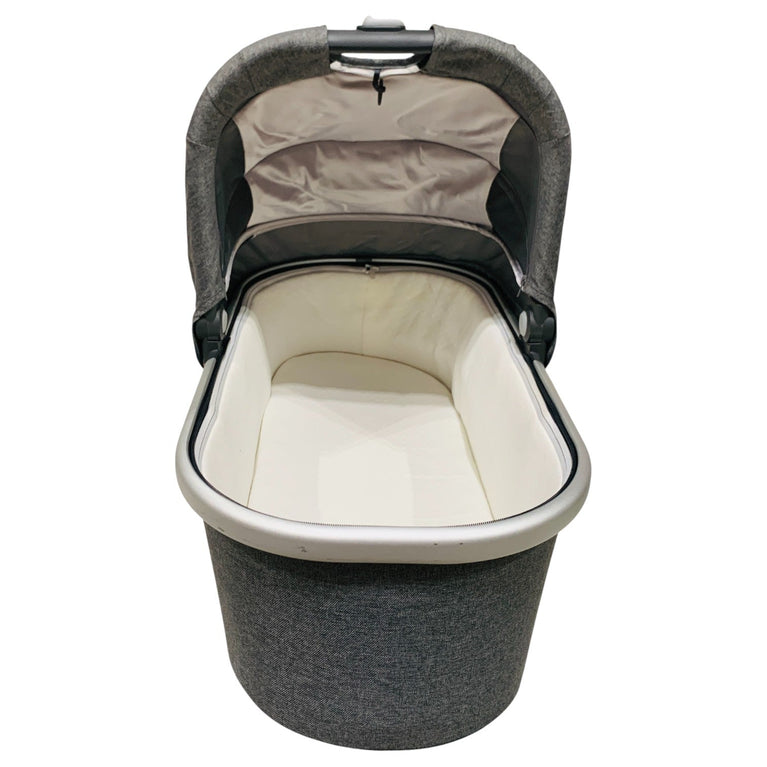 UPPAbaby-Baby-Bassinet-Grey-Charcoal-4-6