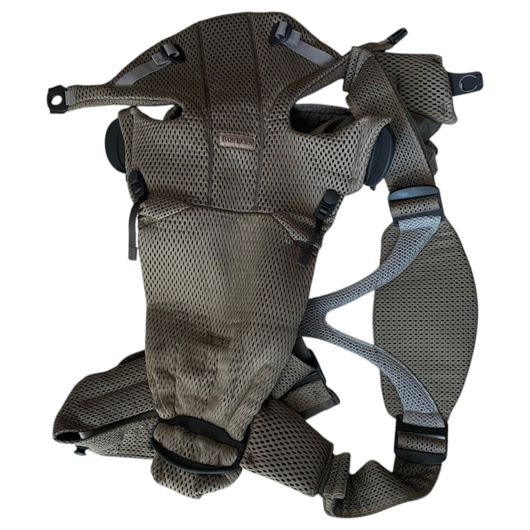BabyBjörn-Baby-Carrier-Move-Grey-Beige-1-3