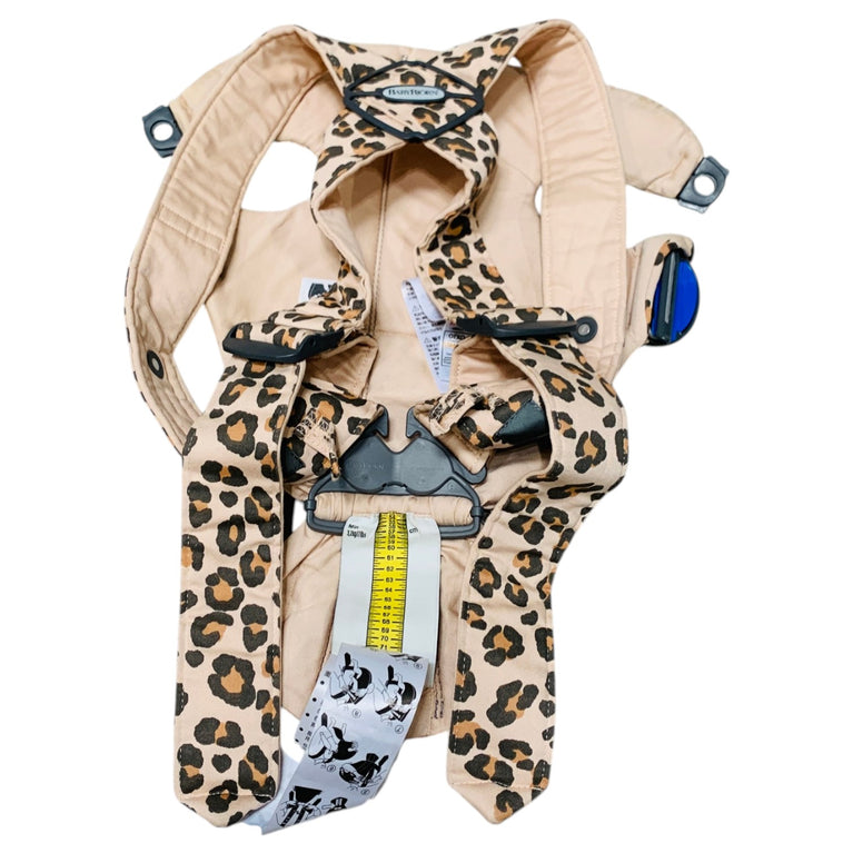 BabyBjörn-Mini-Baby-Carrier-Beige/-Leopard-2-6