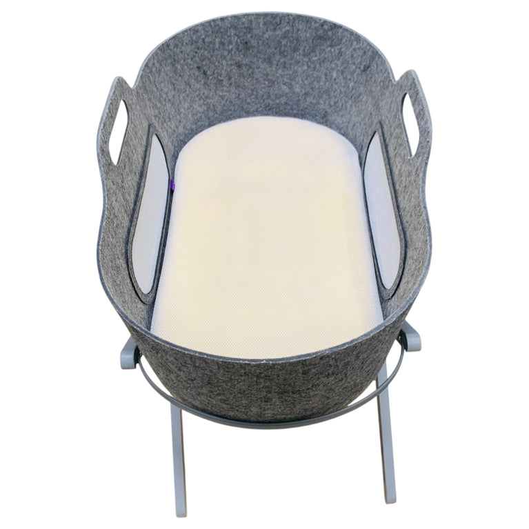 SnuzBaskit-Light-Grey-Moses-Basket-&-Dove-Grey-Stand-Set-4-4