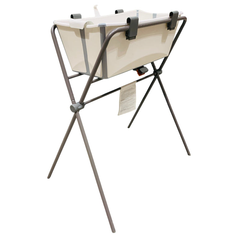Stokke-Flexi-Bath-+-Newborn-Support-+-Flexi-Bath-Stand-White-3-1