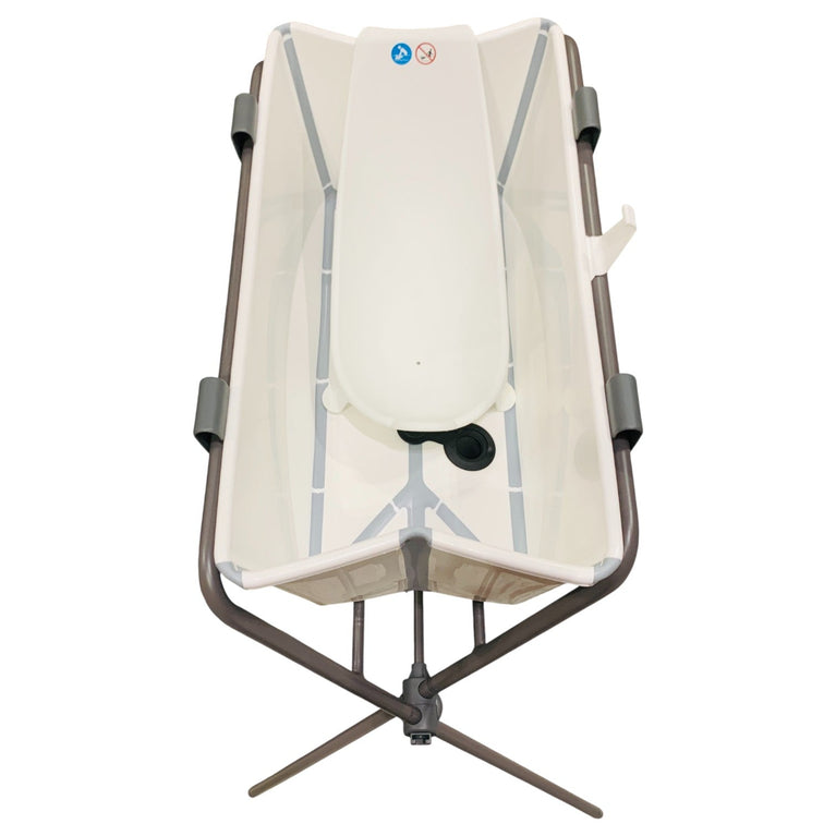 Stokke-Flexi-Bath-+-Newborn-Support-+-Flexi-Bath-Stand-White-3-4
