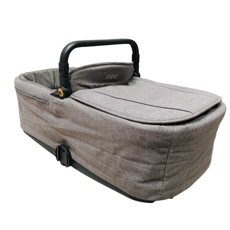 Mamas-&-Papas-Strada-Pushchair-with-Carrycot-Grey-1-10