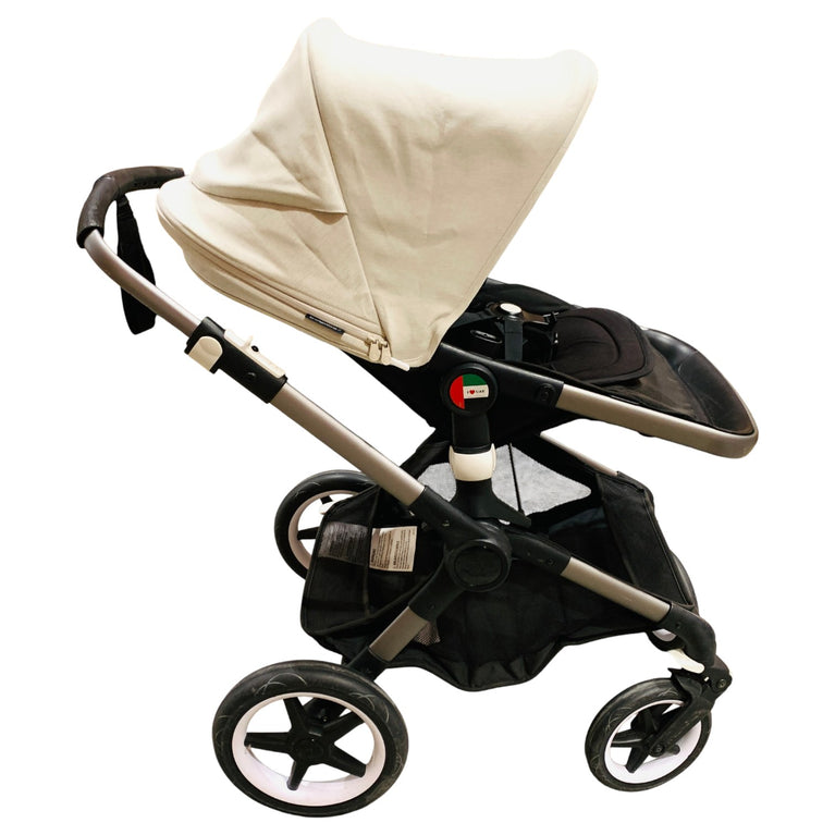 Bugaboo-Fox-3-Cub-Carrycot-+-Pushchair-Black-and-White-1-3