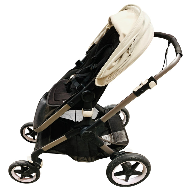 Bugaboo-Fox-3-Cub-Carrycot-+-Pushchair-Black-and-White-1-4