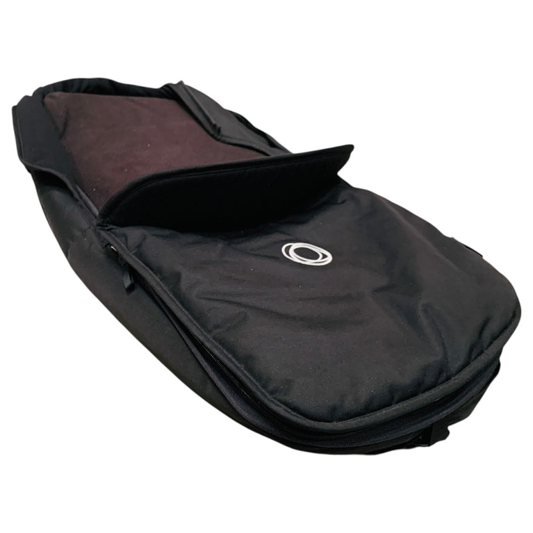 Bugaboo-Fox-3-Cub-Carrycot-+-Pushchair-Black-and-White-1-8