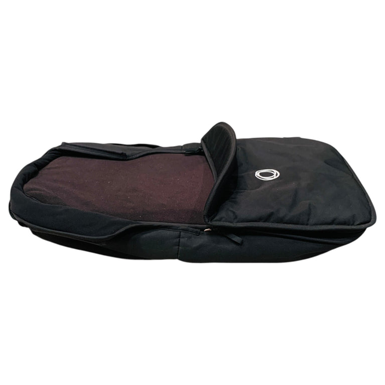 Bugaboo-Fox-3-Cub-Carrycot-+-Pushchair-Black-and-White-1-9