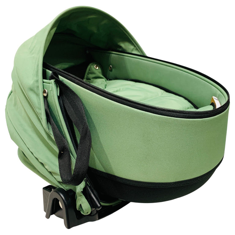 Babyzen-Yoyo-Bassinet-Peppermint-3-6