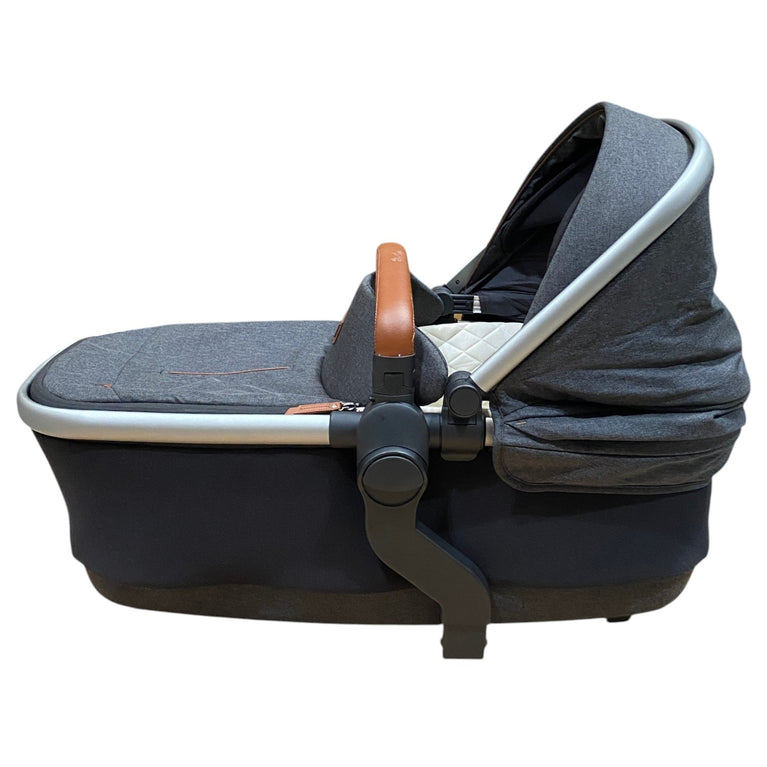 Silver-Cross-Wave-Stroller-&-Bassinet-Charcoal-Grey-1-15