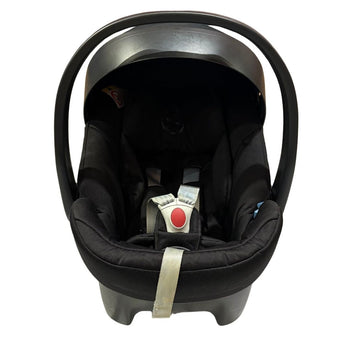 CYBEX Aton 4 Car Seat with base by Mamas & Papas - Black