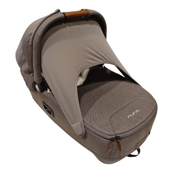 Nuna-Cari-Next-Carrycot-Car-Seat-1-1