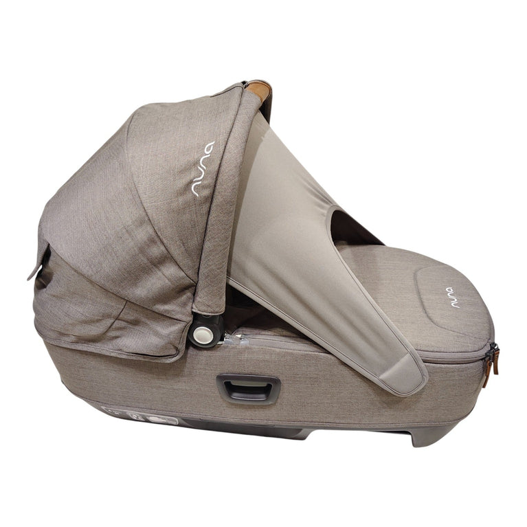 Nuna-Cari-Next-Carrycot-Car-Seat-1-5
