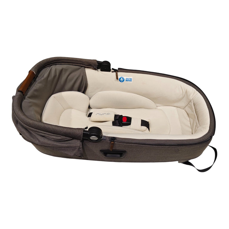 Nuna-Cari-Next-Carrycot-Car-Seat-1-9