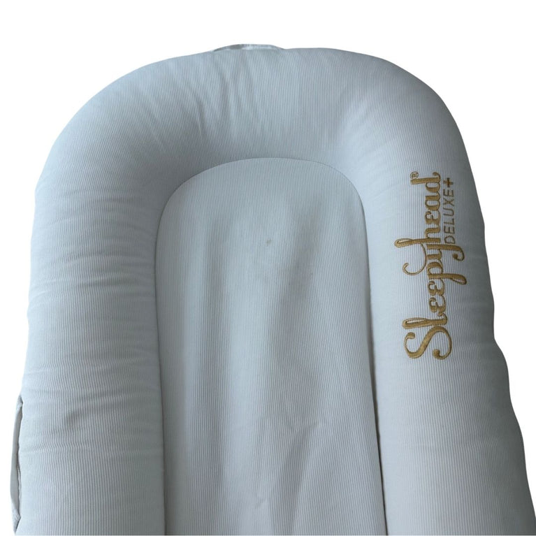 Sleepyhead Deluxe+ Pod - Pristine White with 1 Extra DockATot Floral Cover