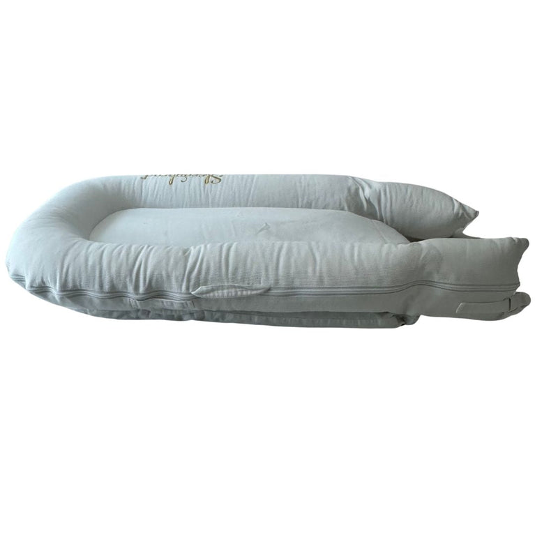 Sleepyhead Deluxe+ Pod - Pristine White with 1 Extra DockATot Floral Cover