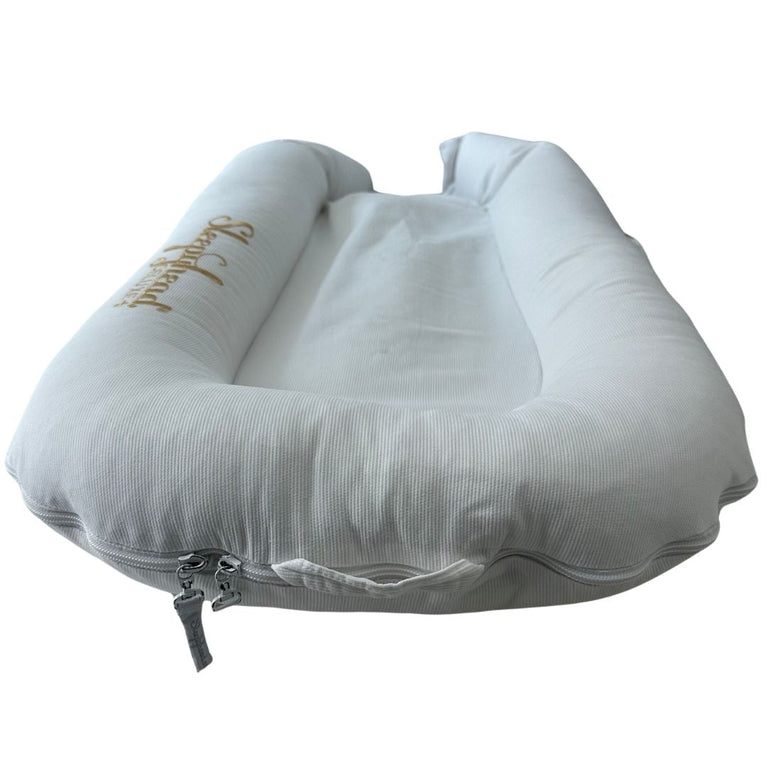 Sleepyhead Deluxe+ Pod - Pristine White with 1 Extra DockATot Floral Cover