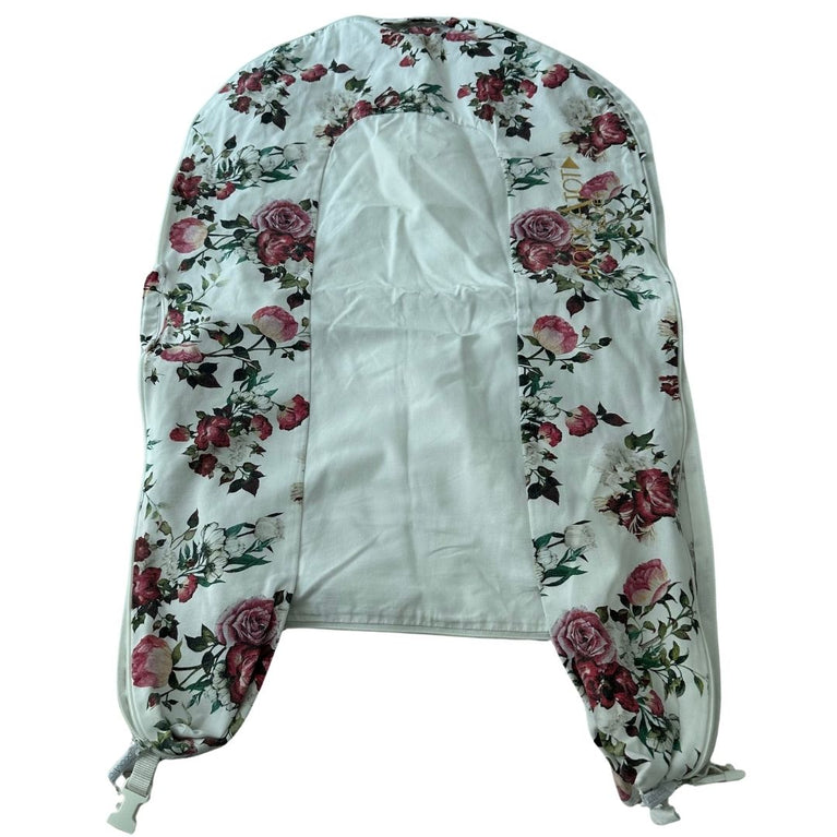 Sleepyhead Deluxe+ Pod - Pristine White with 1 Extra DockATot Floral Cover
