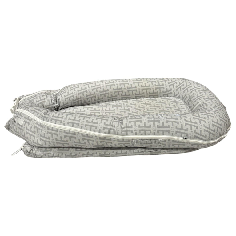DockATot Deluxe+ Dock - Signature Grey