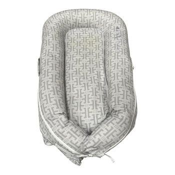 DockATot Deluxe+ Dock - Signature Grey