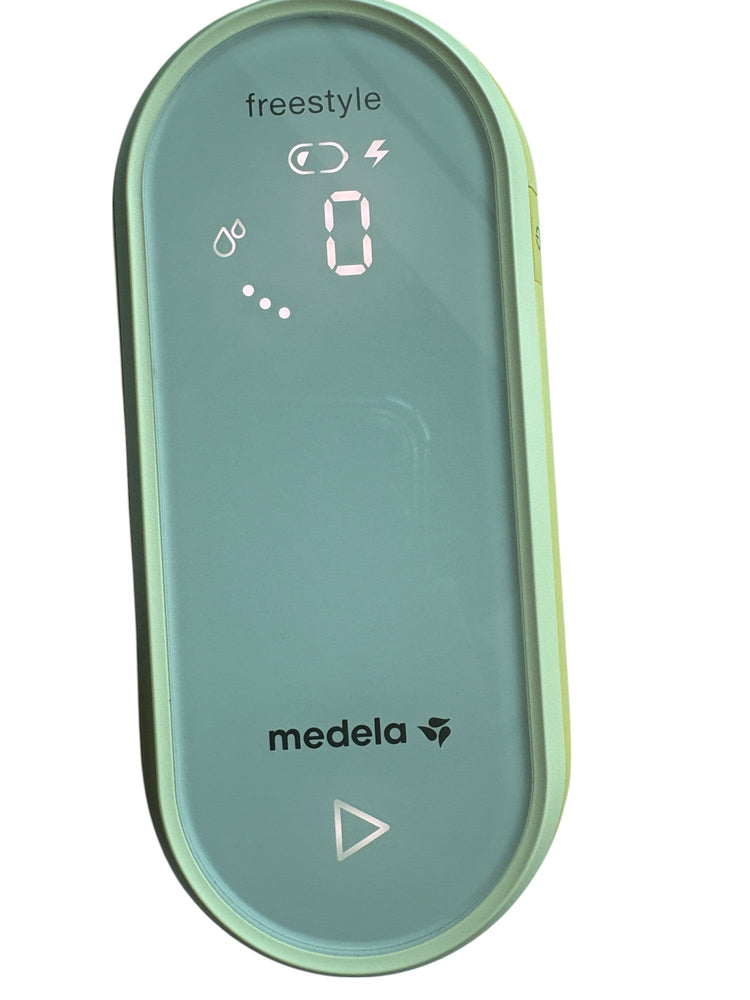 Medela Freestyle Flex Double Electric Breast Pump Bundle