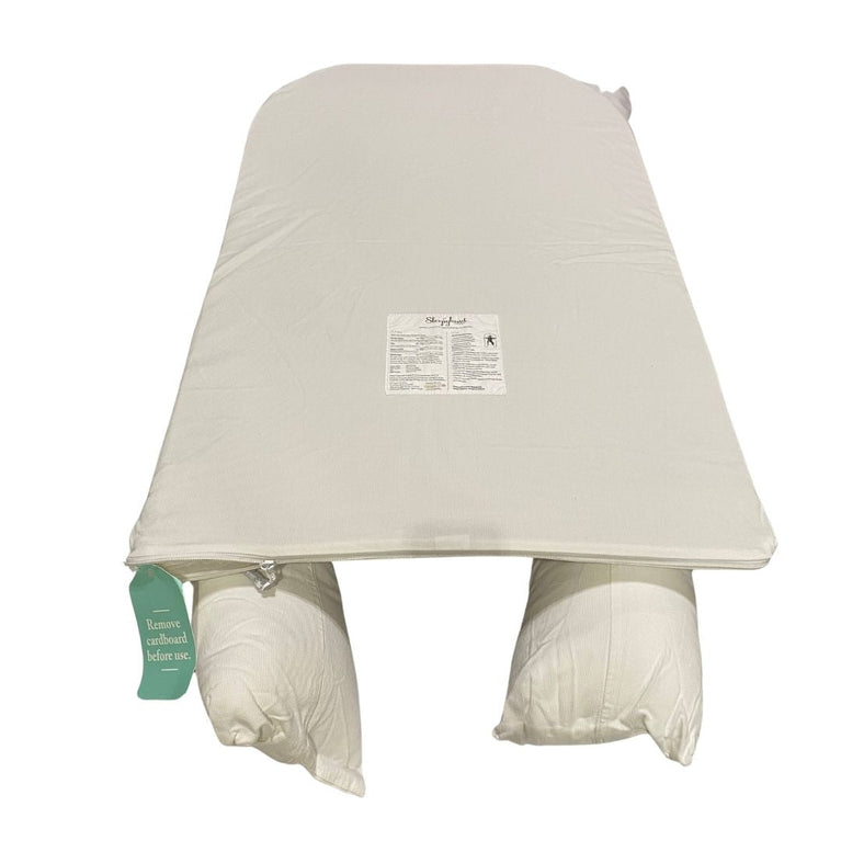 Sleepyhead (DockATot) Grand Dock Pod Baby Lounger + Spare Cover - Pristine White / Green Geometry