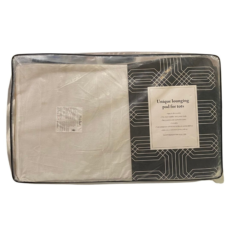 Sleepyhead (DockATot) Grand Dock Pod Baby Lounger + Spare Cover - Pristine White / Green Geometry