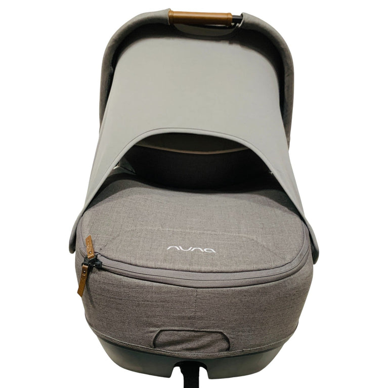 Nuna-Cari-Next-Carrycot-Car-Seat-2-2