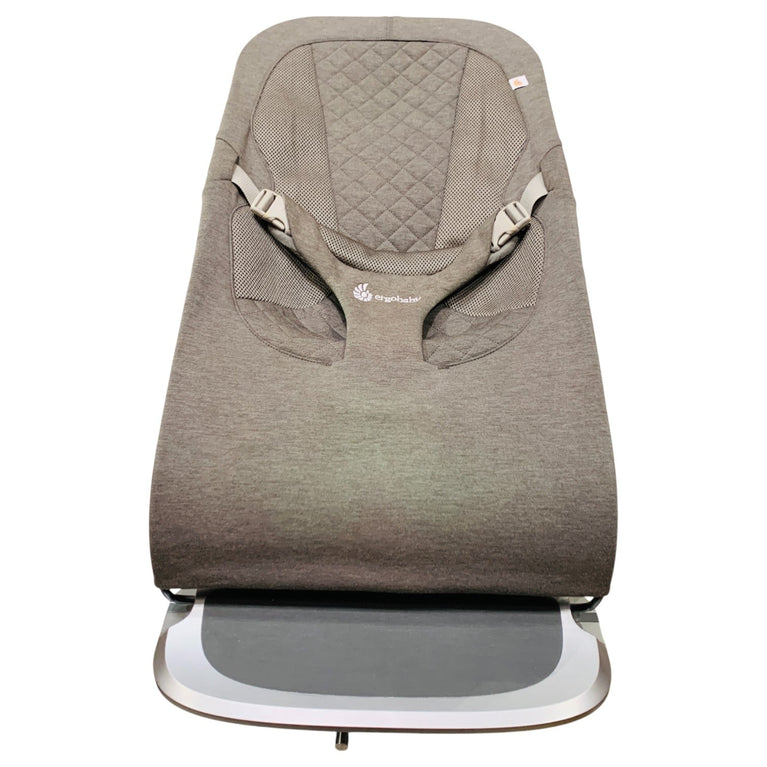 Ergobaby-Evolve-Bouncer-Toy-Bar-Ocean-Wonders-1-2