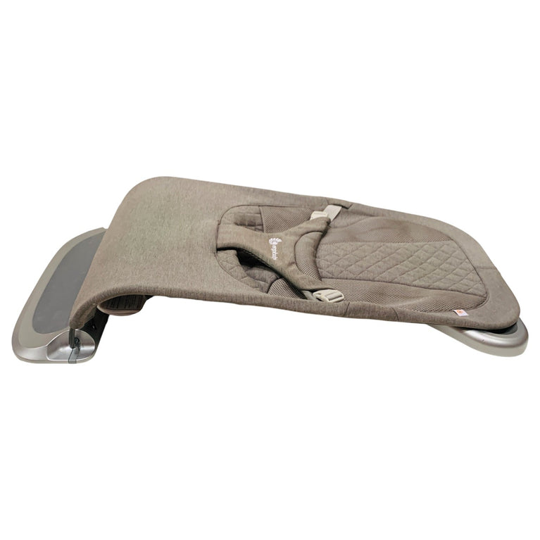 Ergobaby-Evolve-Bouncer-Toy-Bar-Ocean-Wonders-1-4