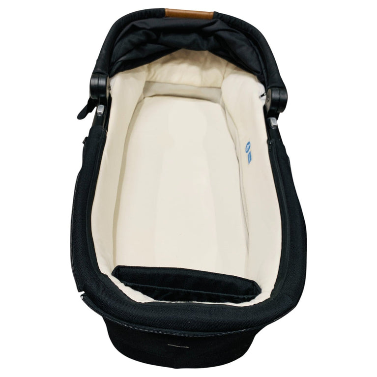 Nuna-Carrycot-Black-2-2