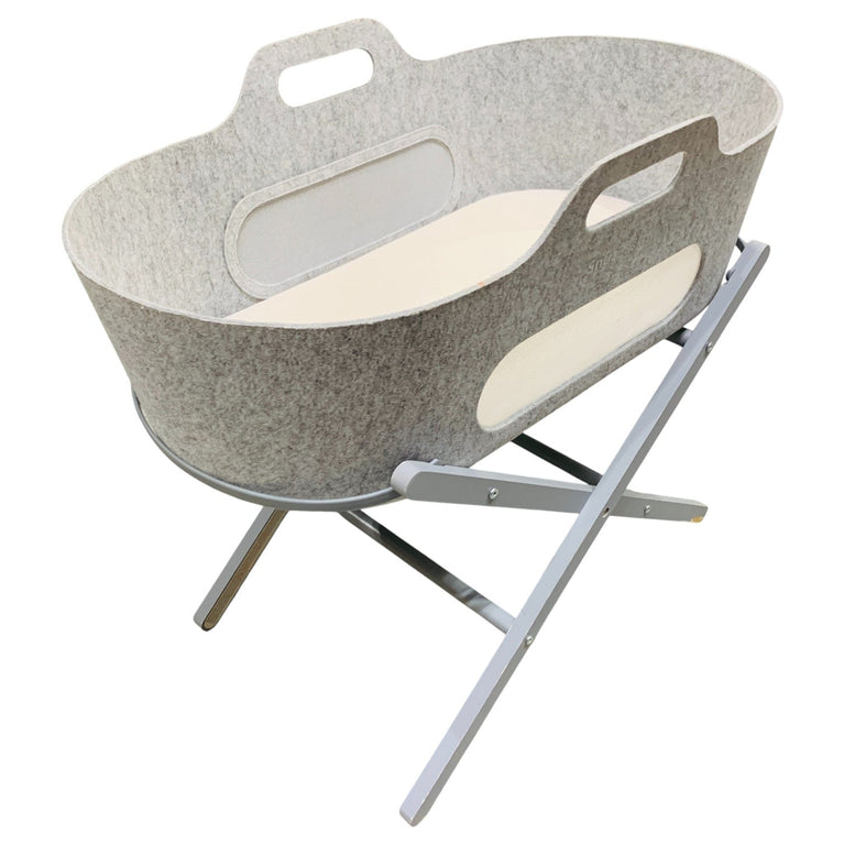 SnuzBaskit-Light-Grey-Moses-Basket-&-Dove-Grey-Stand-Set-2-1