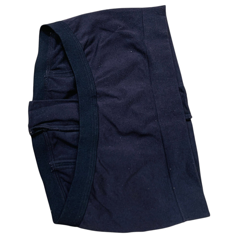 Medela-Hands-Free-Pumping-Bustier-Black-3-4