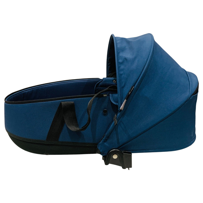 Babyzen-YOYO2-Portable-Bassinet-Blue-1-4