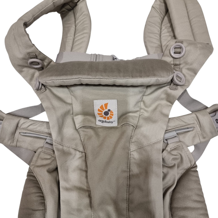 Ergobaby-Omni-Dream-Baby-Carrier-Soft-Olive-1-2